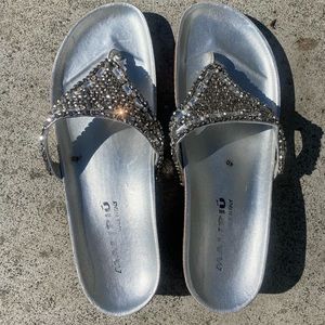 Malipiu women’s size 40 (9.5) Made in Italy flip flops silver bling cork wedge.